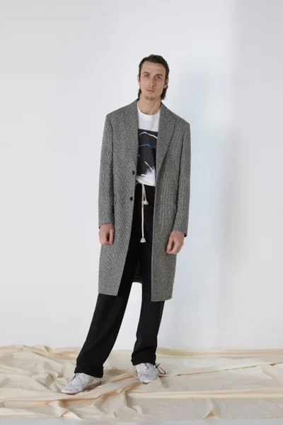 Look 18
